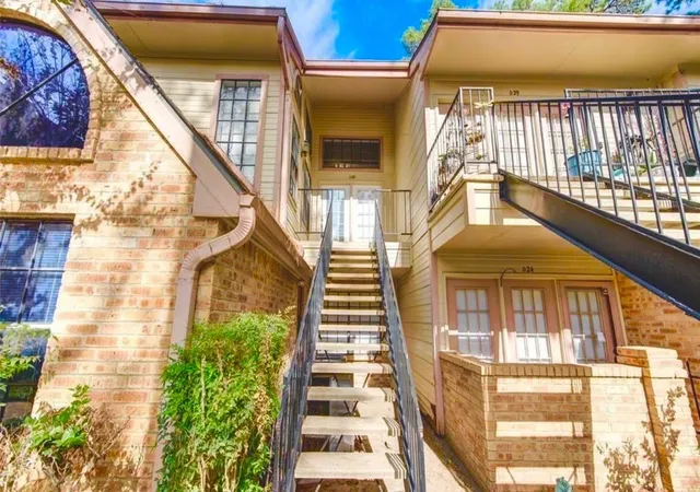 16800-sugar-pine-dr-d28-houston-tx-77090/hzid_b9c94bfe