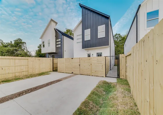 2120-creston-dr-a-b-houston-tx-77026/hzid_da56ef1d