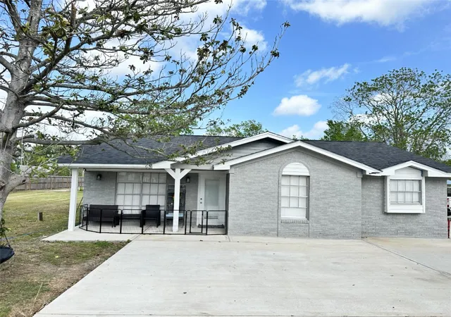 203-s-5th-street-highlands-tx-77562/hzid_044b1d0d