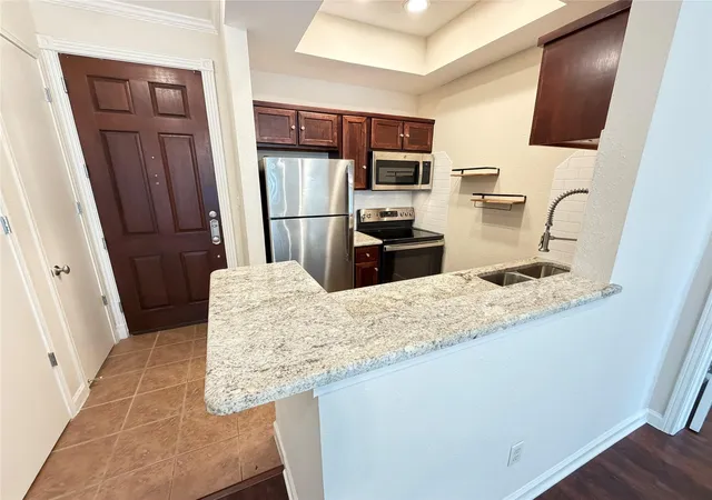 4515-briar-hollow-pl-315-houston-tx-77027/hzid_7b7c69f2
