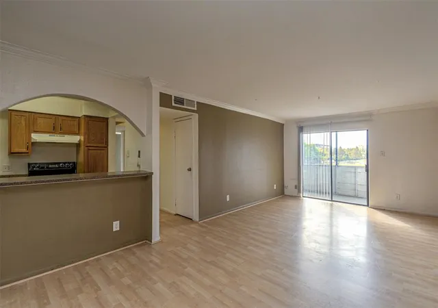 3025-walnut-bend-ln-28-houston-tx-77042/hzid_85e0528a