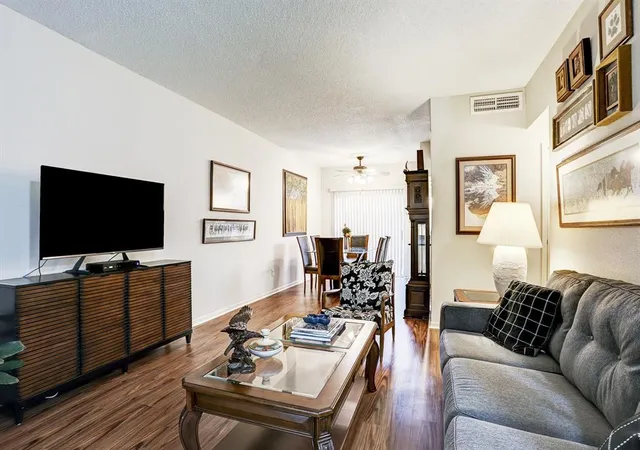11201-lynbrook-dr-2203-houston-tx-77042/hzid_3710f023