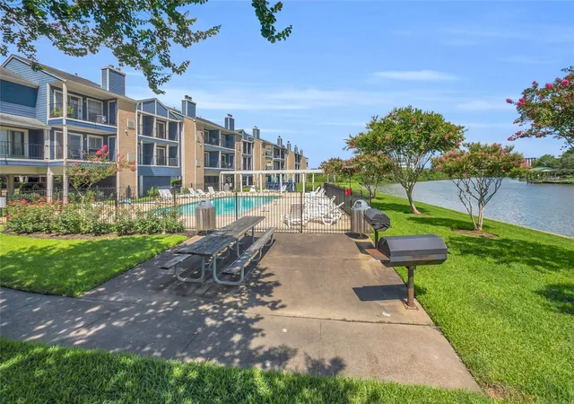 18511-egret-bay-blvd-502-webster-tx-77058/hzid_4eabe8a3