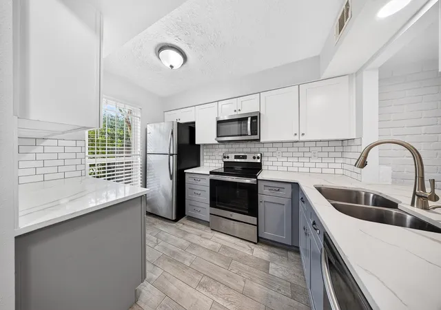 1715-moritz-dr-15-houston-tx-77055/hzid_b111f933