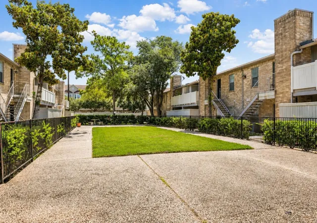 8243-creekbend-dr-8243-houston-tx-77071/hzid_1c3f7701