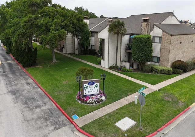 7014-n-holiday-dr-galveston-tx-77550/hzid_5c69801d