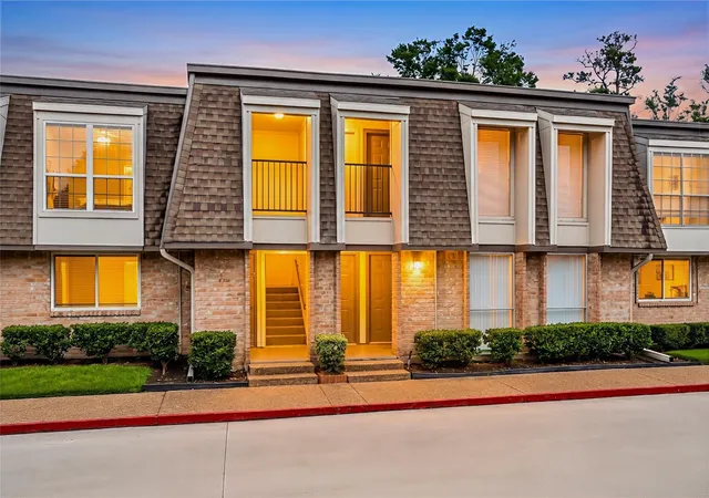 12633-memorial-dr-202-houston-tx-77024/hzid_a96331b7