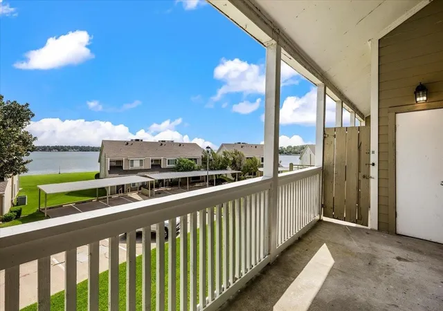 154-april-point-dr-s-montgomery-tx-77356/hzid_d747b943