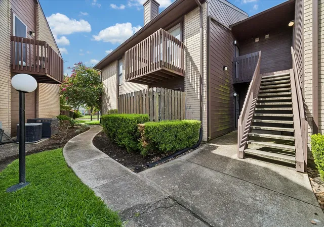 12905-woodforest-blvd-201-houston-tx-77015/hzid_037aa35e