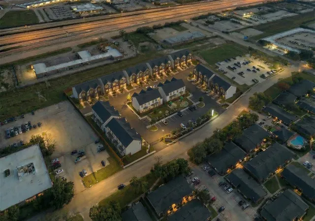 100-northpoint-dr-building-9-houston-tx-77060/hzid_20ceee66
