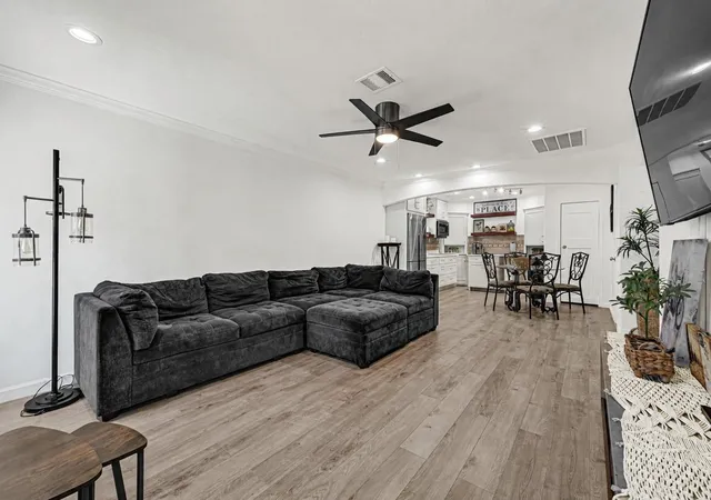 2809-tooke-st-houston-tx-77023/hzid_16ceae1f