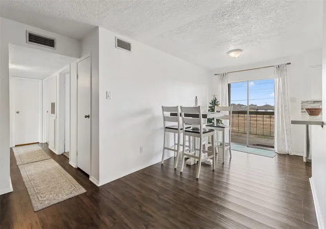 7600-emmett-f-lowry-expy-1102-texas-city-tx-77591/hzid_51f95f7b