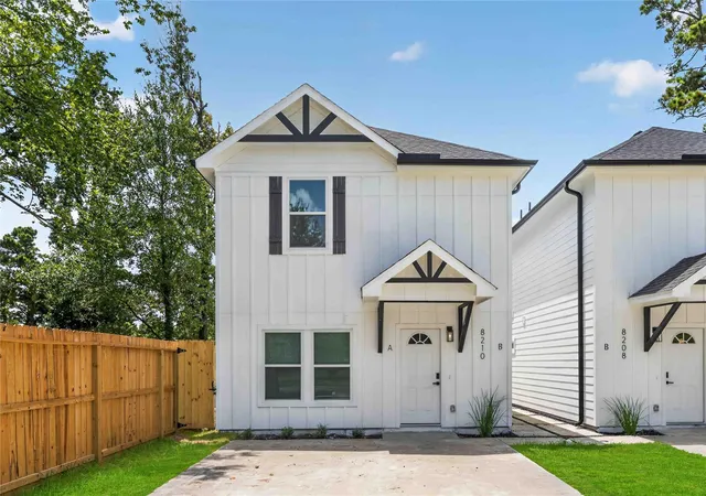 8210-sterlingshire-st-a-b-houston-tx-77078/hzid_e696caf4