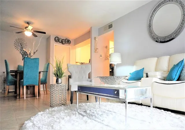3025-walnut-bend-ln-11-houston-tx-77042/hzid_6d6a3ca5