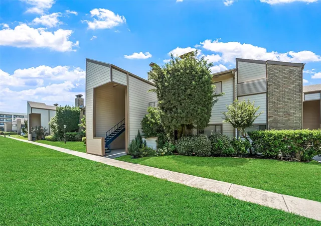 7033-n-holiday-dr-galveston-tx-77550/hzid_38e18abf