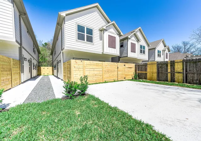 2022-hampton-st-a-b-houston-tx-77088/hzid_07f51dad