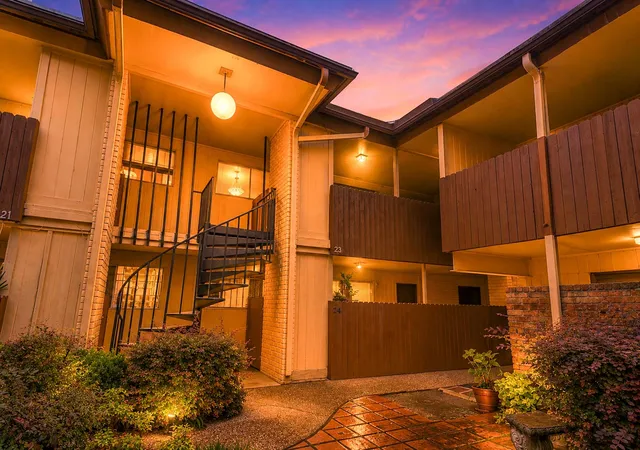 7714-renwick-dr-23-houston-tx-77081/hzid_0788ea05