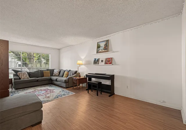 2701-bellefontaine-st-b4-houston-tx-77025/hzid_a4a8b3ab