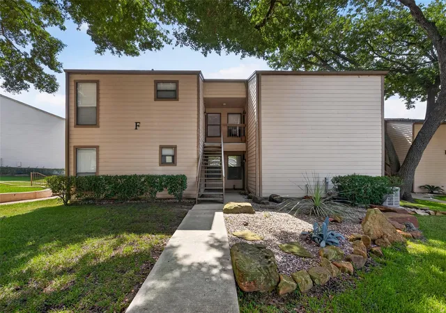 201-lakeview-ter-montgomery-tx-77356/hzid_14938373