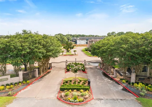 18800-egret-bay-blvd-119-webster-tx-77058/hzid_9a5fe188