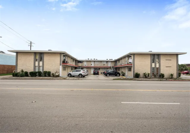 516-holiday-dr-galveston-tx-77550/hzid_3cd25fc2