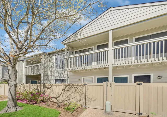 2379-briarwest-blvd-85-houston-tx-77077/hzid_40bb4b9d