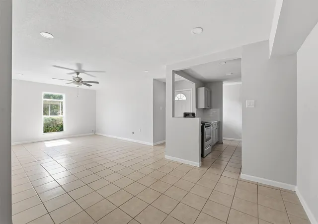 5667-birchmont-dr-f-houston-tx-77091/hzid_8b5ae6bf