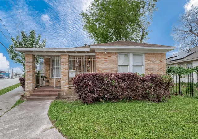 5009-n-main-st-houston-tx-77009/hzid_1217c561