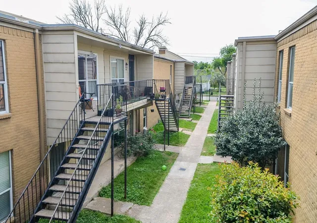 8100-creekbend-dr-120-houston-tx-77071/hzid_2016eba0