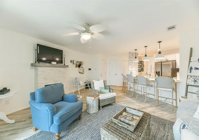 7312-seawall-blvd-217-galveston-tx-77551/hzid_5bcd8187