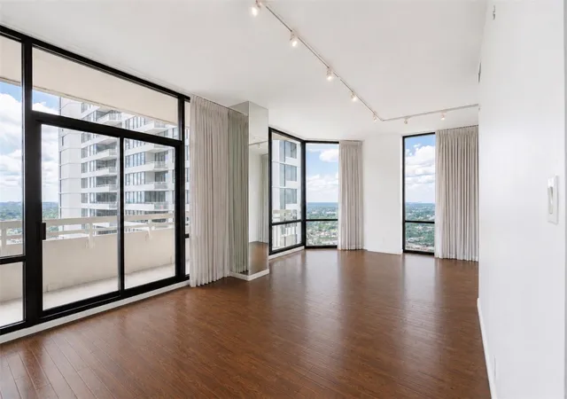 14-greenway-plz-19p-houston-tx-77046/hzid_8541270c