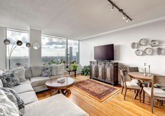 15-greenway-plz-17b-houston-tx-77046/hzid_106dc5c5