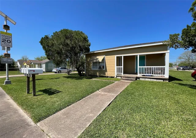 302-n-ave-b-freeport-tx-77541/hzid_c6407bf5