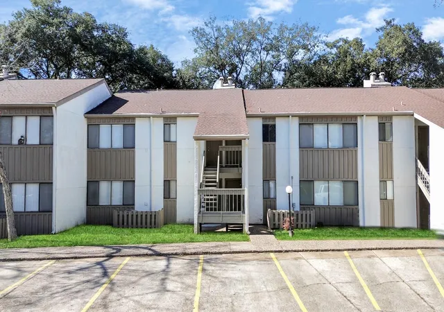 12100-melville-dr-619-montgomery-tx-77356/hzid_6f8ab736