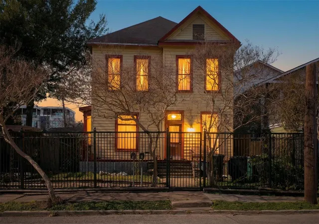 2416-whitney-st-houston-tx-77006/hzid_742aab06