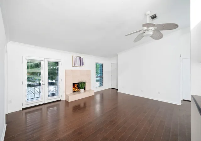 2425-augusta-dr-22-houston-tx-77057/hzid_0c1c9657