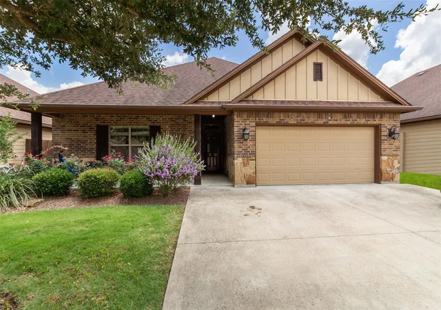 417-419-421-3009-hayes-papa-bear-college-station-tx-77845/hzid_eb90dad9
