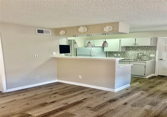 12660-ashford-point-dr-608-houston-tx-77082/hzid_6cb6c5d6