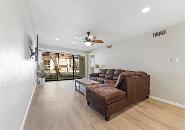 12100-melville-dr-409d-montgomery-tx-77356/hzid_970f118d