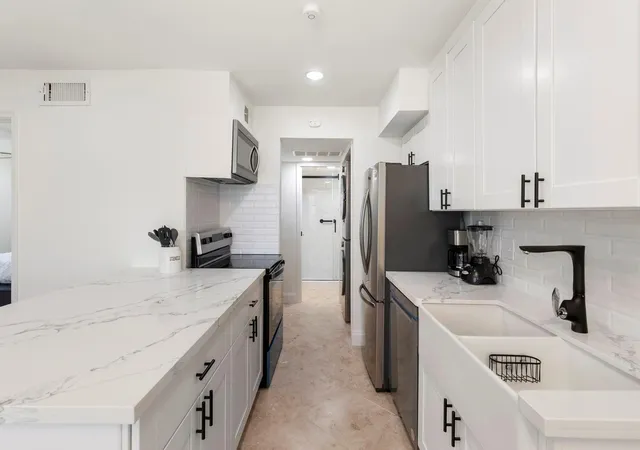 2750-holly-hall-st-1111-houston-tx-77707/hzid_c2b7d9ad