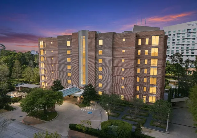 3-waterway-ct-1b-the-woodlands-tx-77380/hzid_2e65d56e