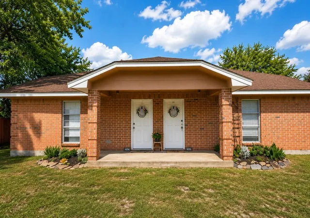 406-w-oak-st-highlands-tx-77562/hzid_153c60de