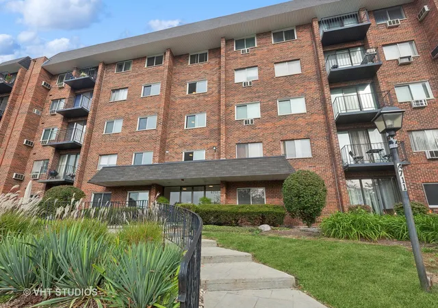 4711-saint-joseph-creek-rd-3a-lisle-il-60532/hzid_e4b89665