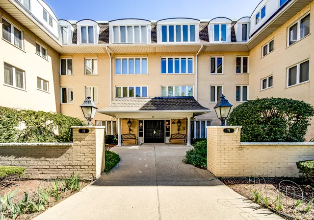 75-6th-ave-306-la-grange-il-60525/hzid_a4a5f3f7
