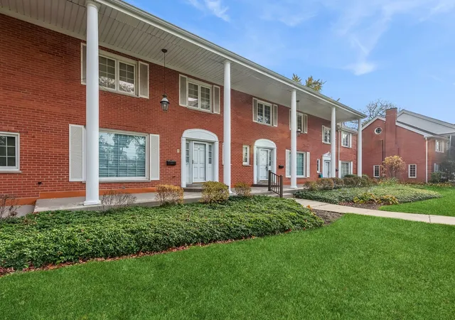 27-n-tower-rd-27-oak-brook-il-60523/hzid_fe51df51