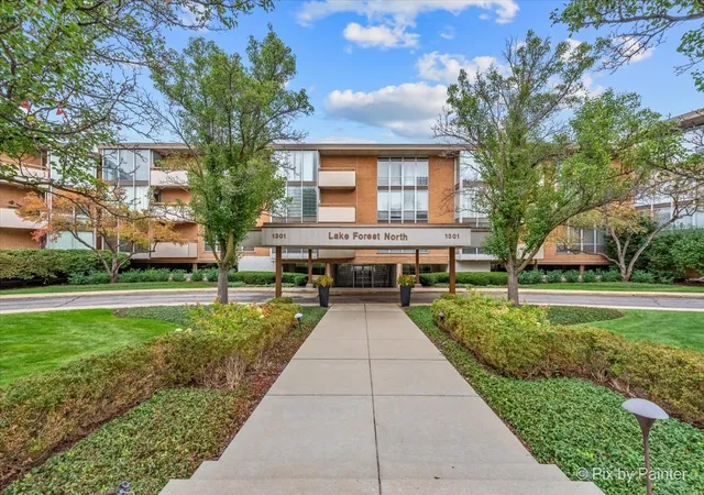 1301-n-western-ave-215-forest-lake-il-60045/hzid_df2a7a9a