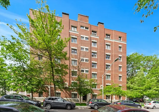 1330-e-56th-st-5w-chicago-il-60637/hzid_246b18ab