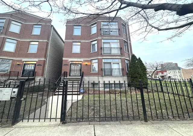 4242-s-vincennes-ave-2-chicago-il-60653/hzid_628bef18