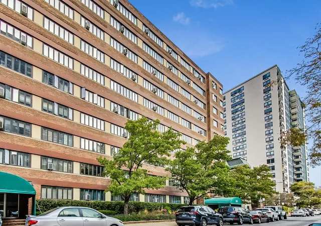 700-w-bittersweet-pl-807-chicago-il-60613/hzid_ab409c3c
