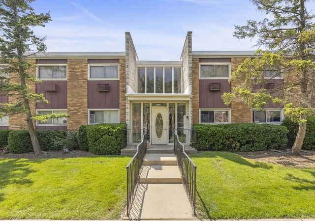 212a-collen-dr-103-lombard-il-60148/hzid_c8f18845